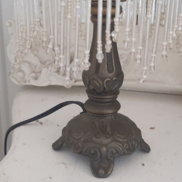 Vintage Style Victorian Lamp - Picture 4 of 5